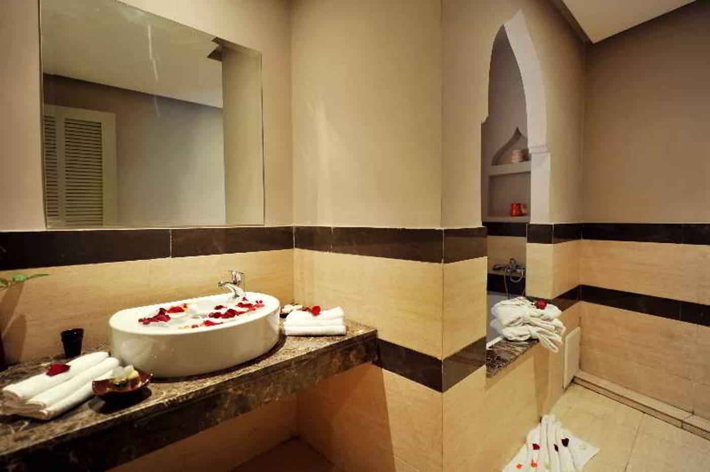 Blue-Sea-Le-Printemps-Room-14