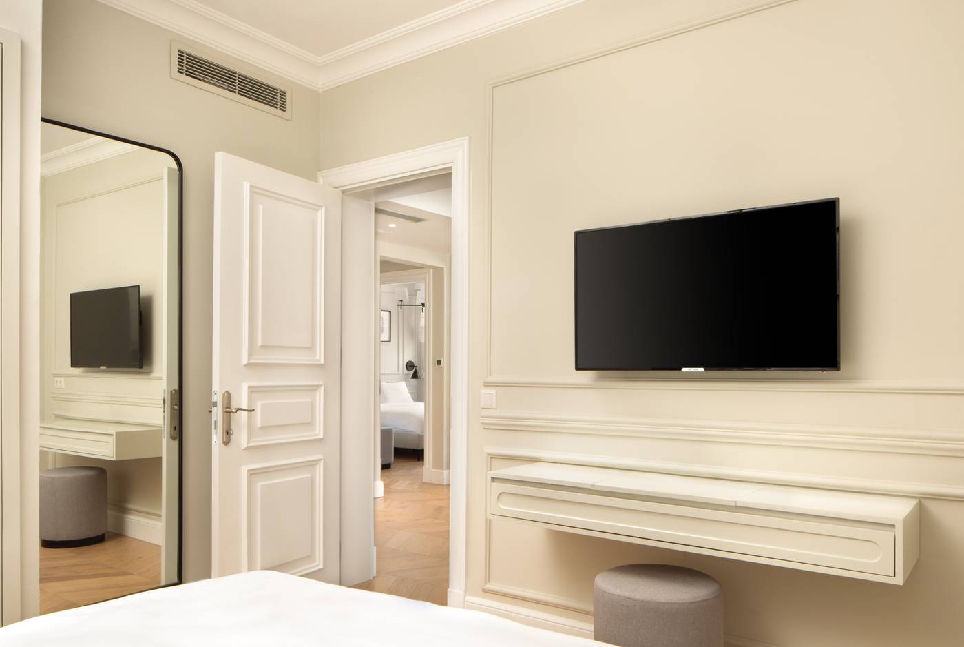 Vucino-Suites-Room-12