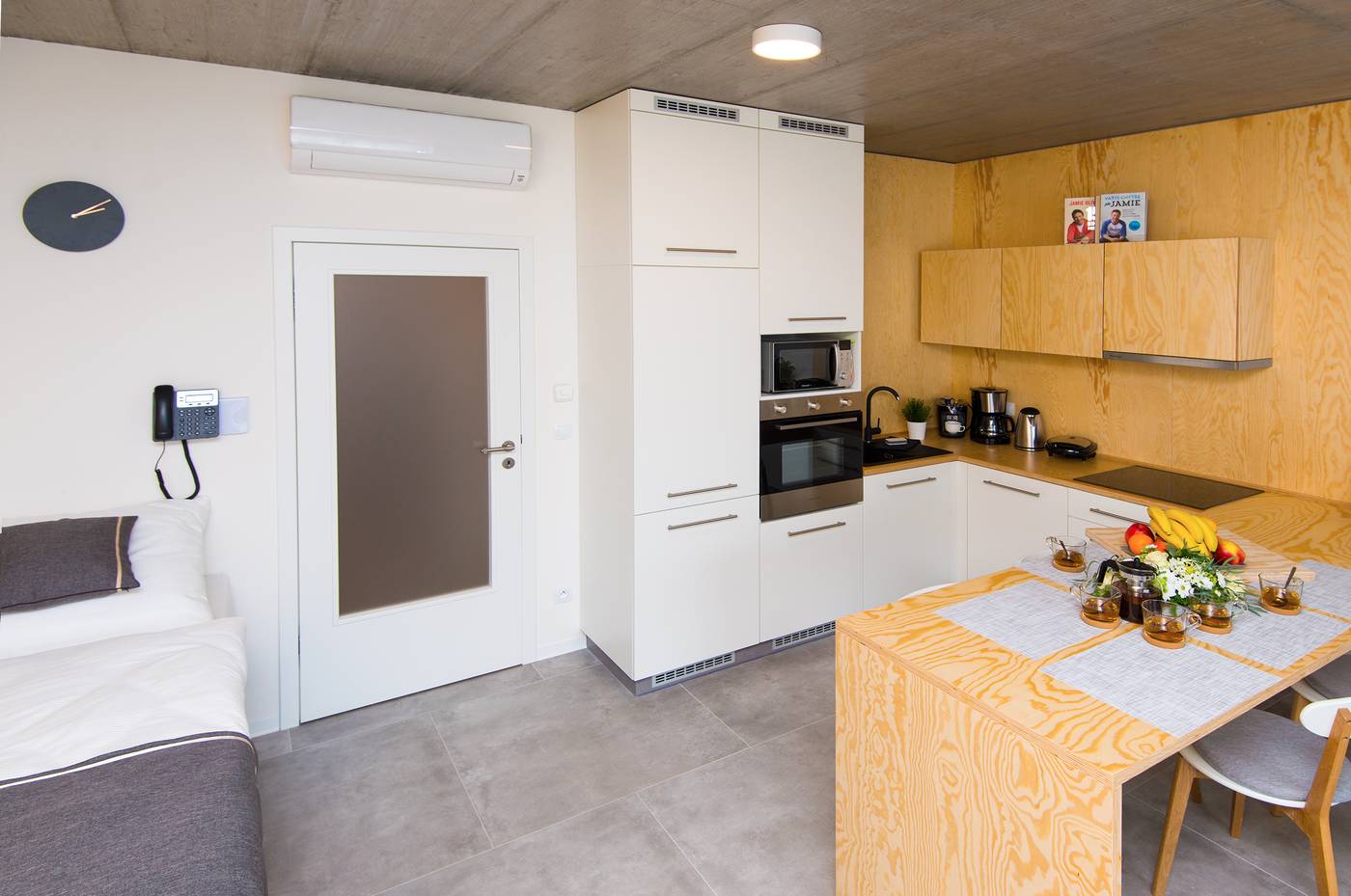 Residence-Trafick-Room-14