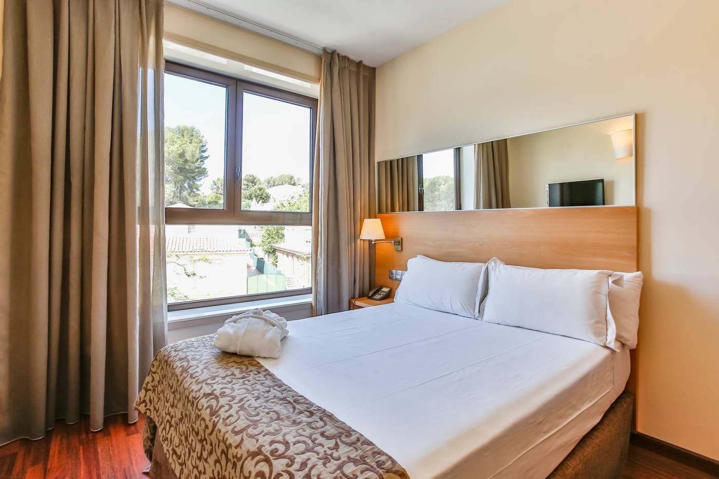 Desitges-Room-9