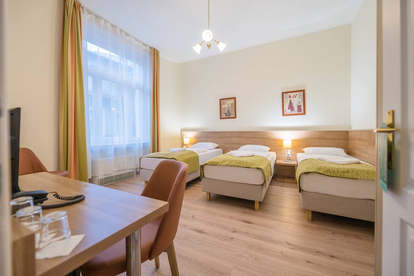 Baross-City-Hotel---Budapest-Room-28