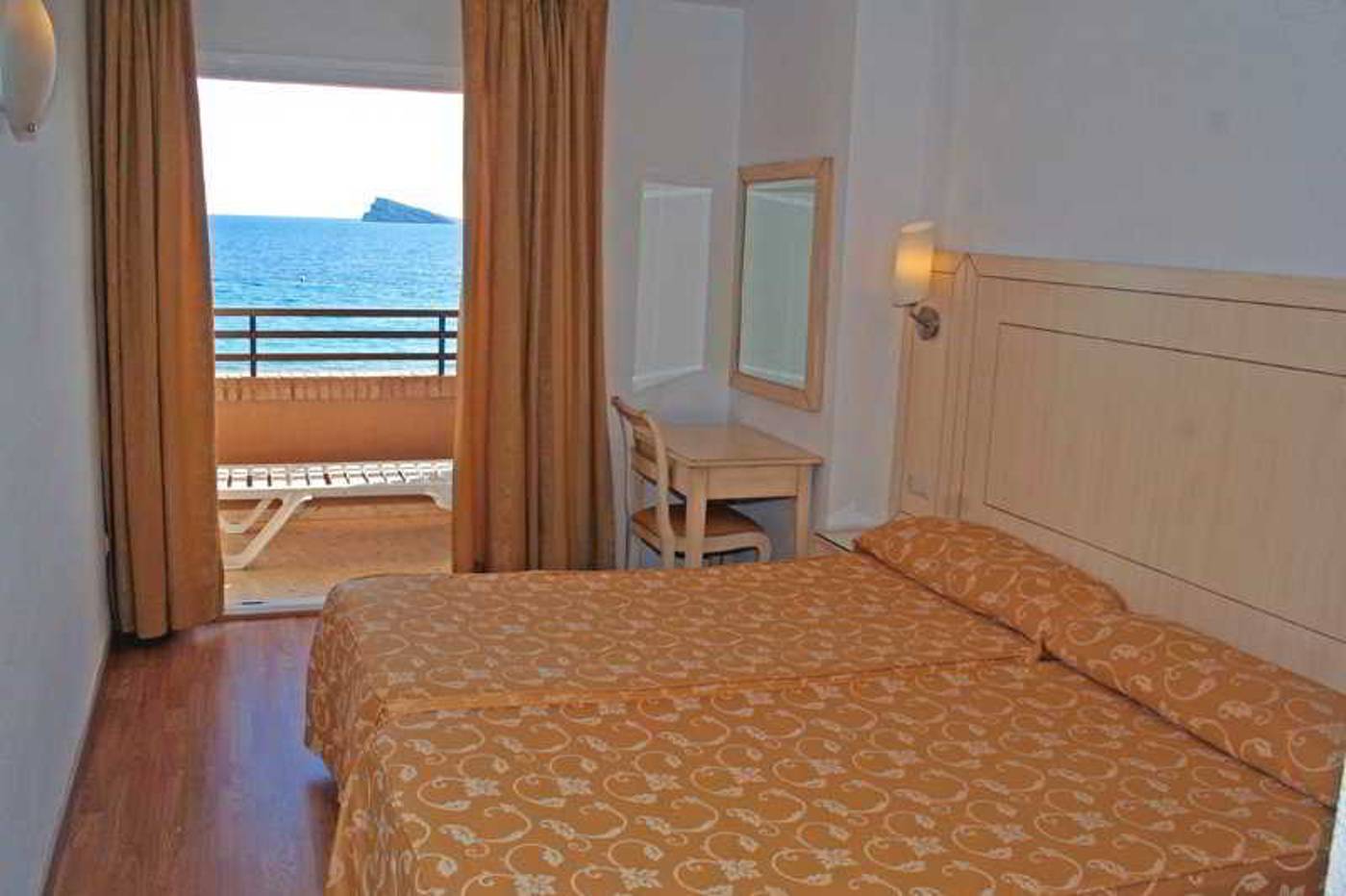 Les-Dunes-Comodoro-Room-2