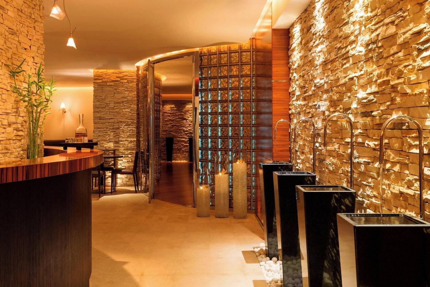 The-Westin-Dubai-Mina-Seyahi-Beach-Resort---Marina-Sports-and-Entertainment-95