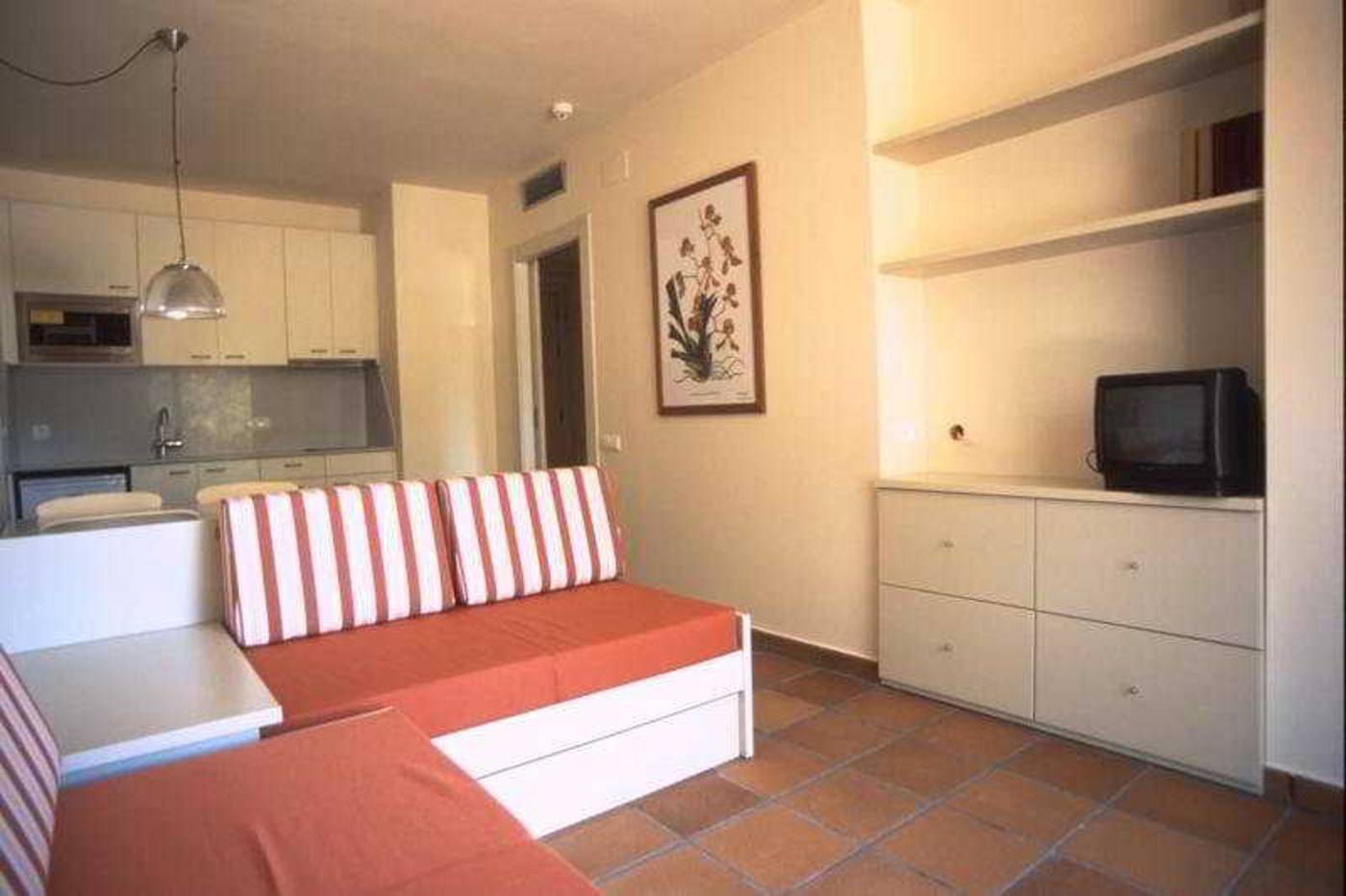 Ciutat-de-Palol-Room-19