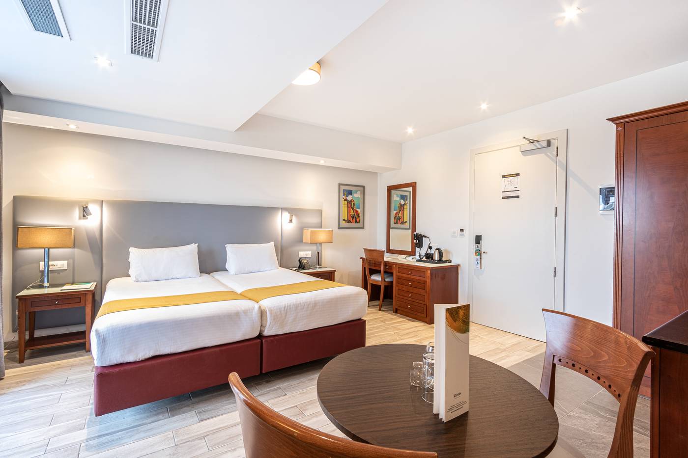 Solana-Hotel---Spa-Room-32