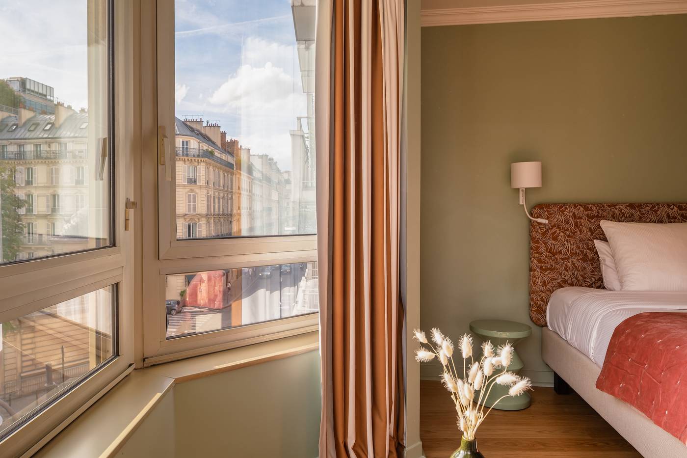 Royal-Garden-Champs-Elysees-Room-28
