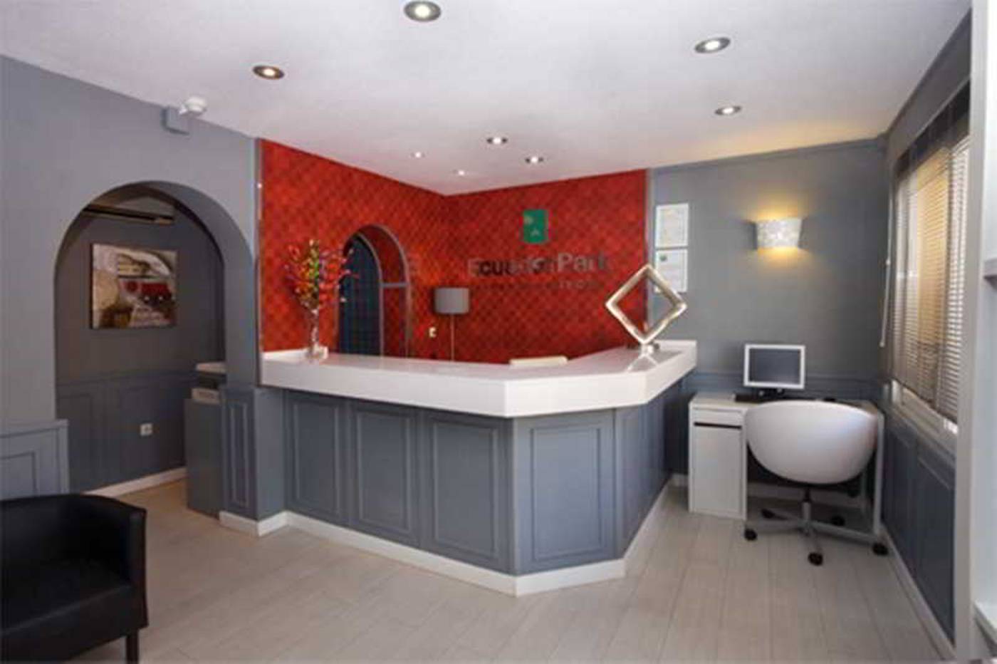 Ecuador-Park-Lobby-64