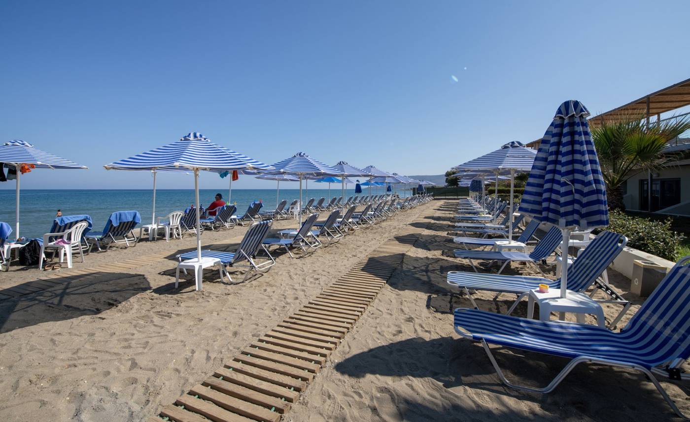 Hydramis-Palace-Beach-Resort-Beach-92