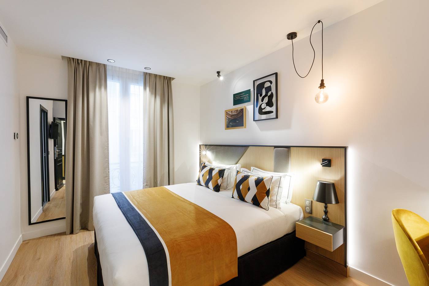 Star Champs Elysees-France-PARIS-Room-10