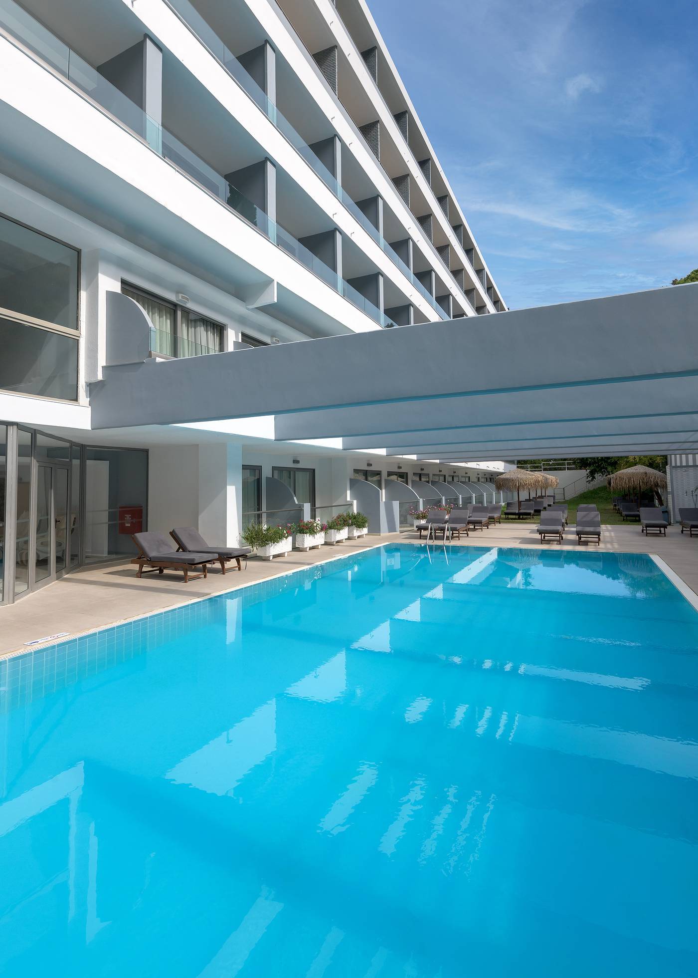 Oceanis-Beach-Hotel-Pool-15