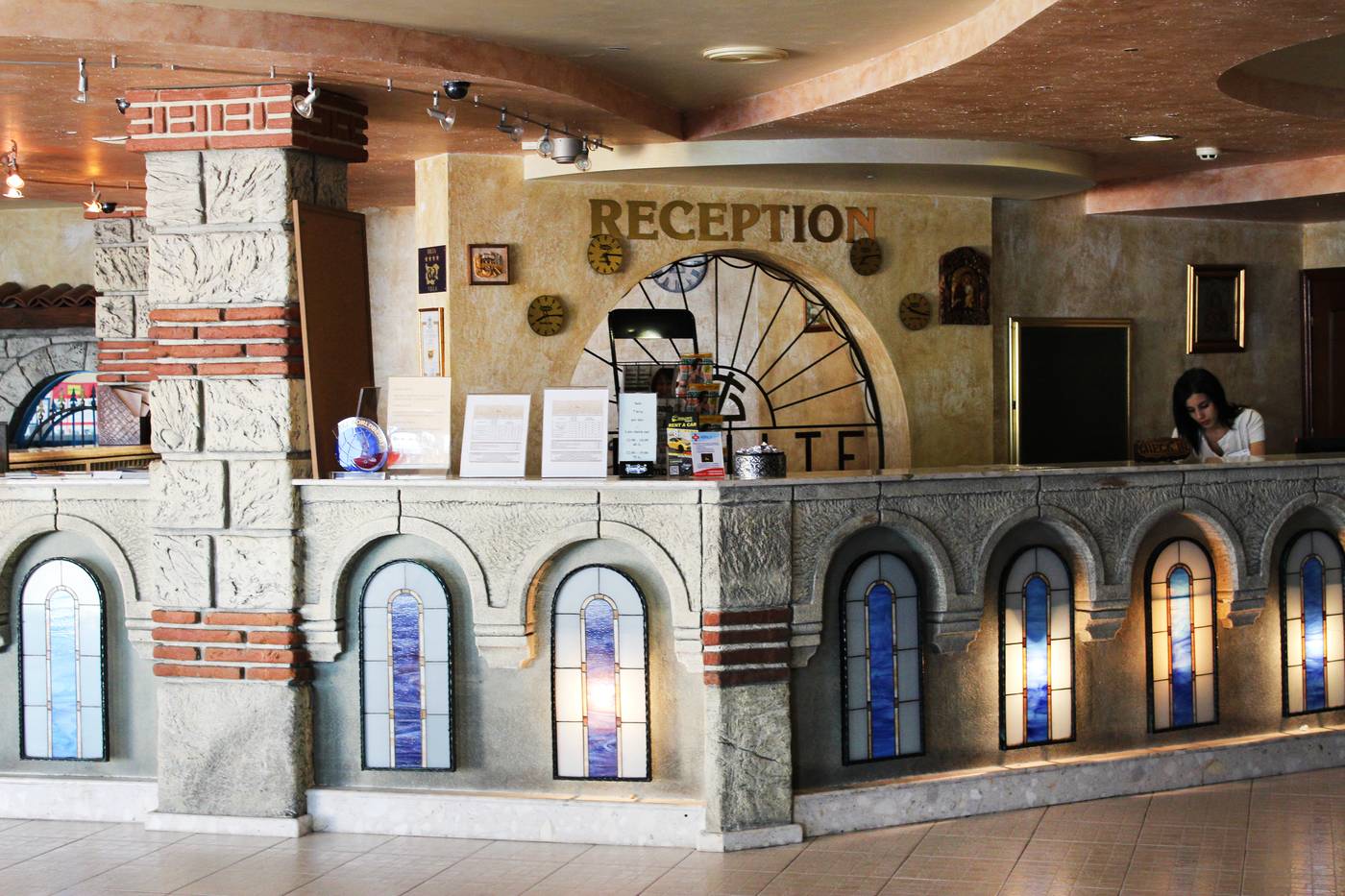 Elenite-Holiday-Village-Lobby-49