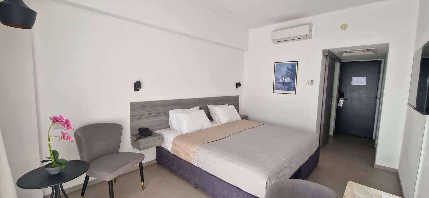 Navarria-Room-12