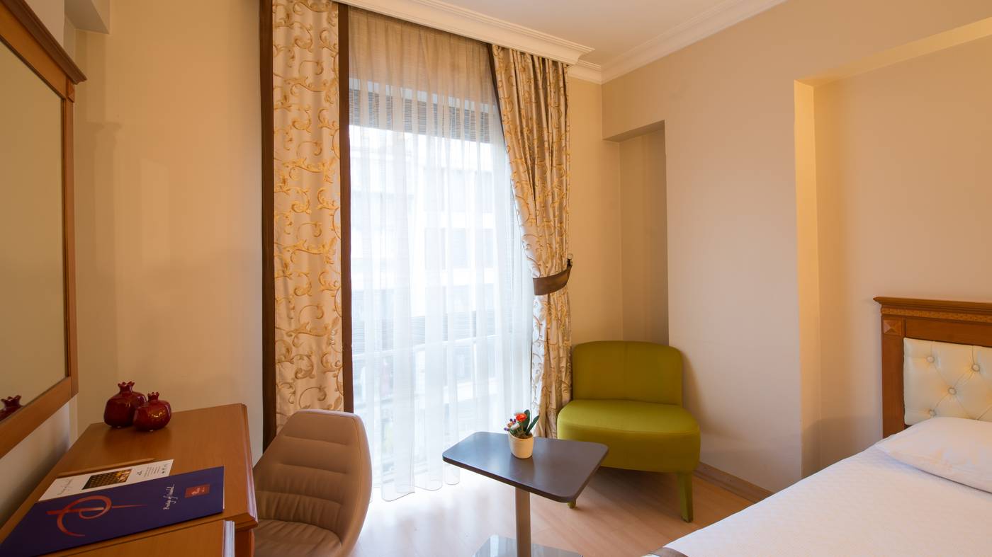 Prestige-Hotel-Old-City-Room-39