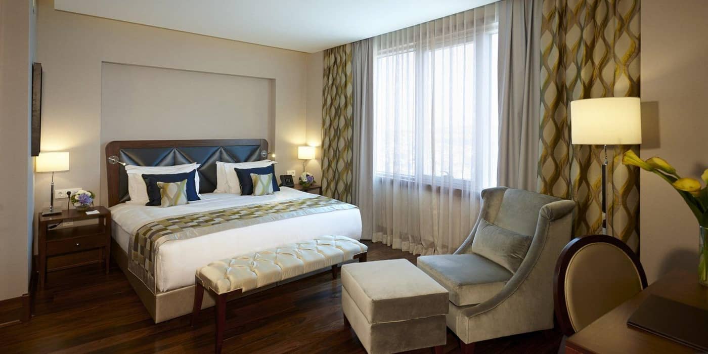 Crowne-Plaza-Istanbul-Oryapark-Room-8