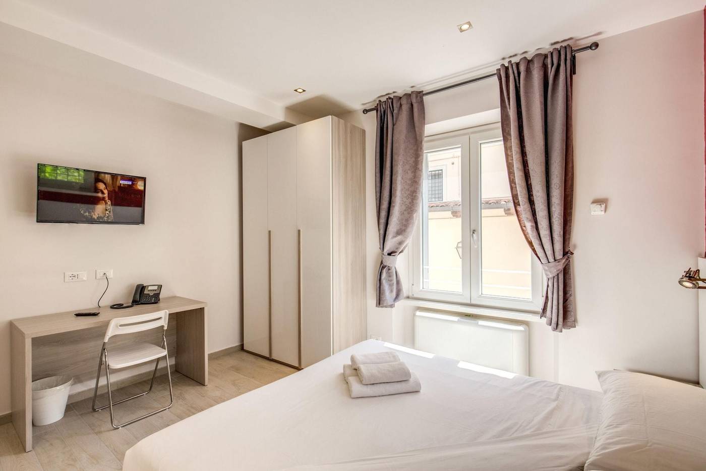 Aurelia-Vatican-Apartments-Room-28