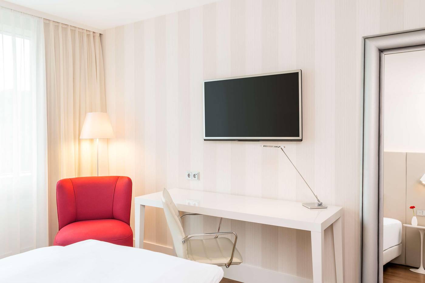 NH-Collection-Koln-Mediapark-Room-21