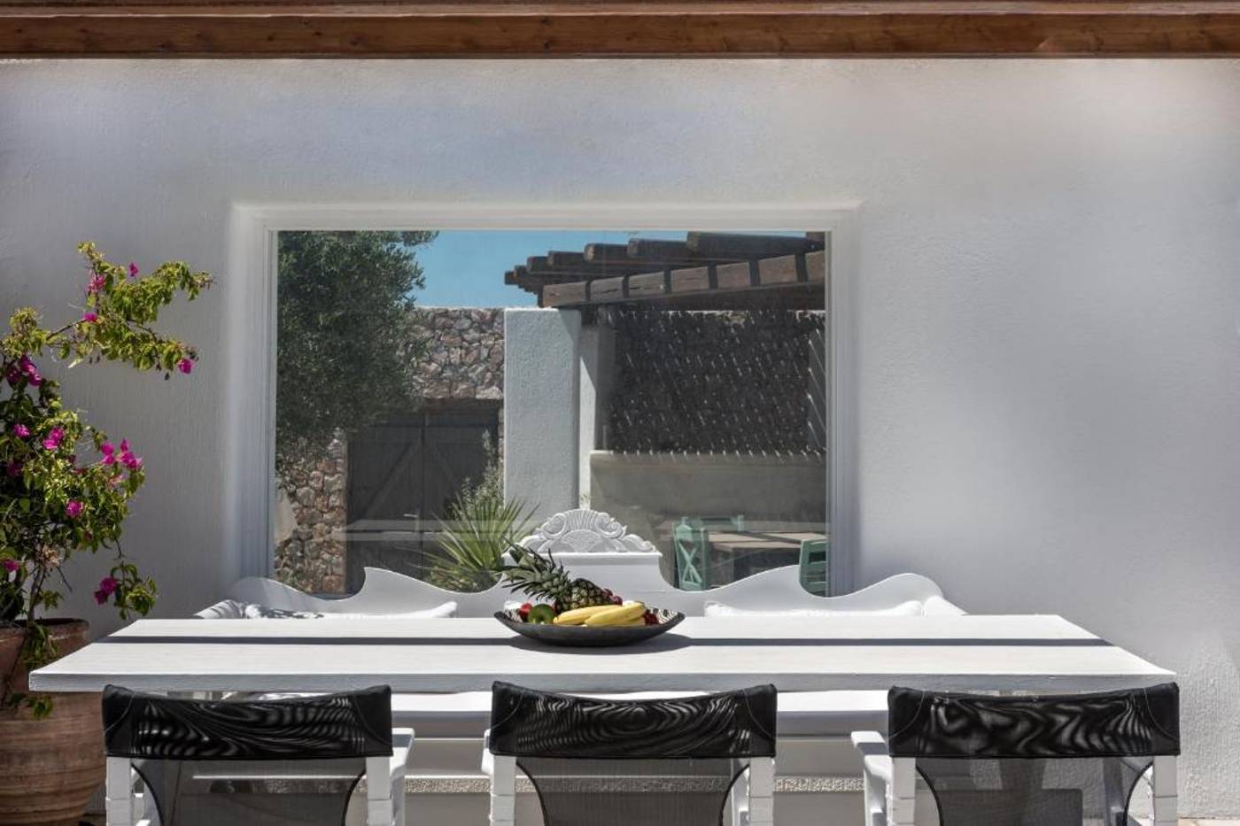 Anema-Boutique-Hotel--Villas-Santorini-General-view-14