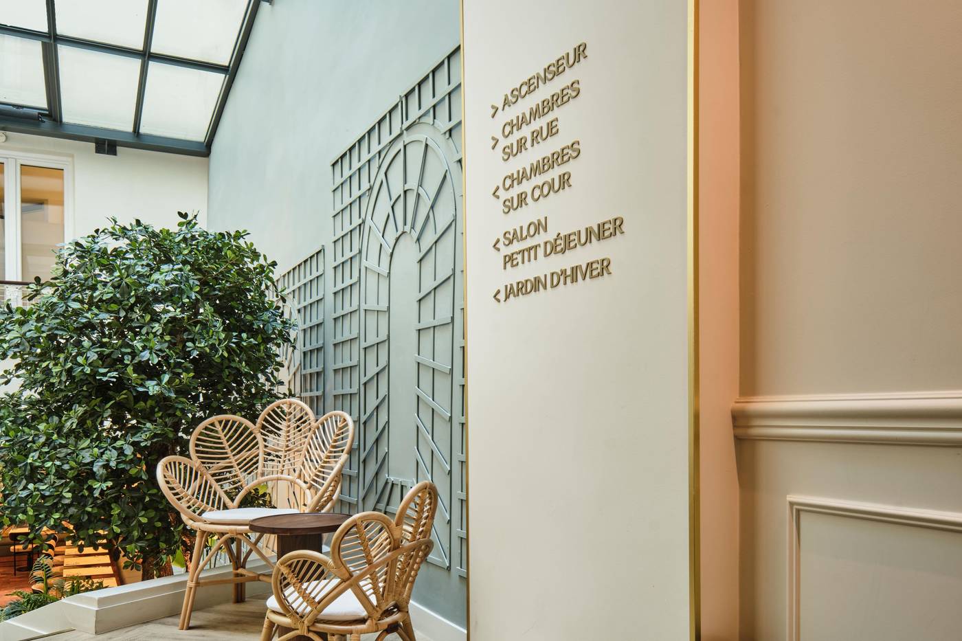 Moulin-Plaza-Lobby-17