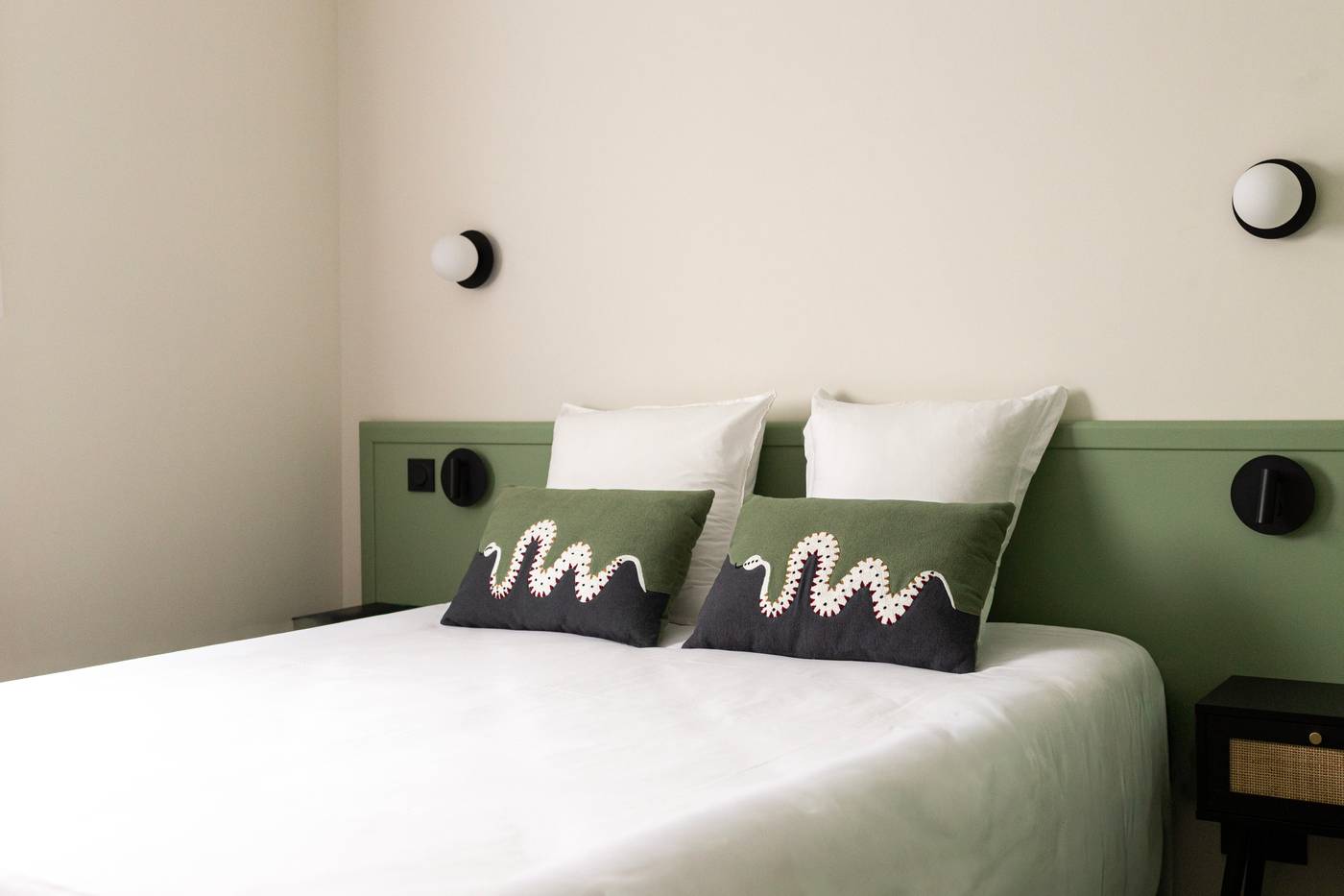 Hotel-Cinepole-Room-8