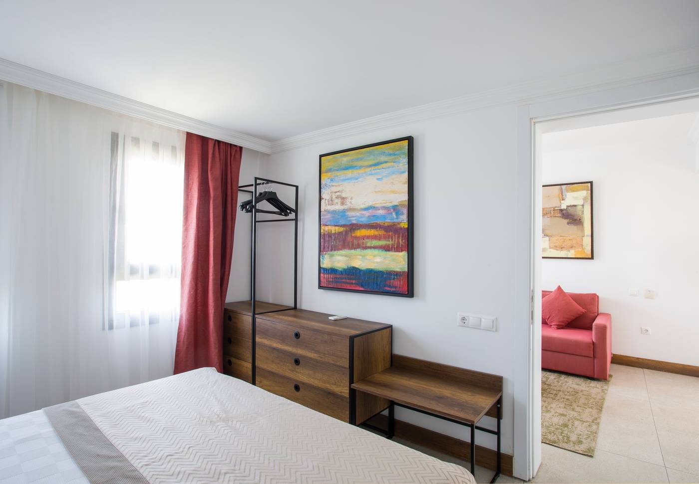 Bitez-Garden-Life-Room-40
