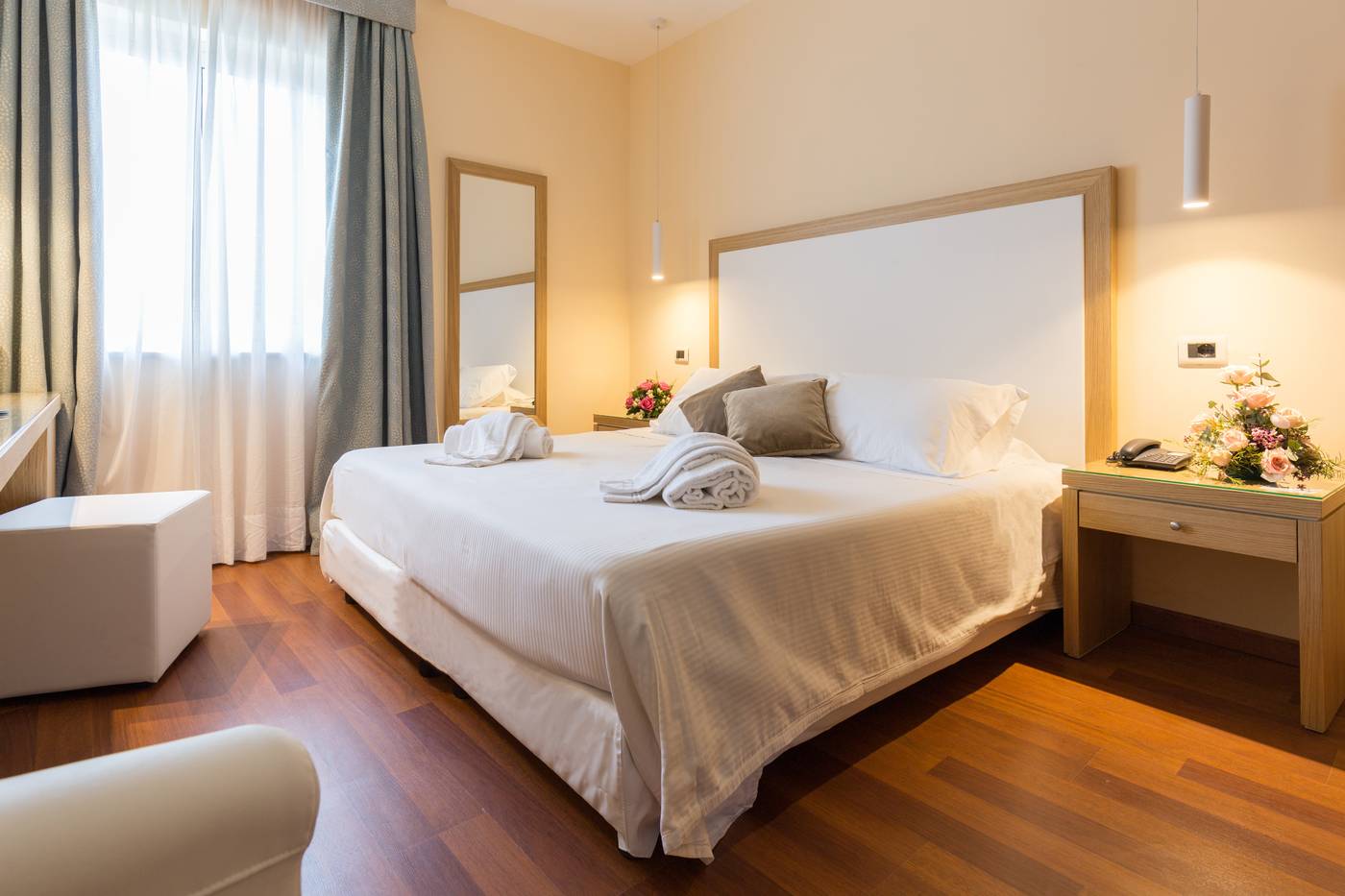 Villa-Esperia-Room-13