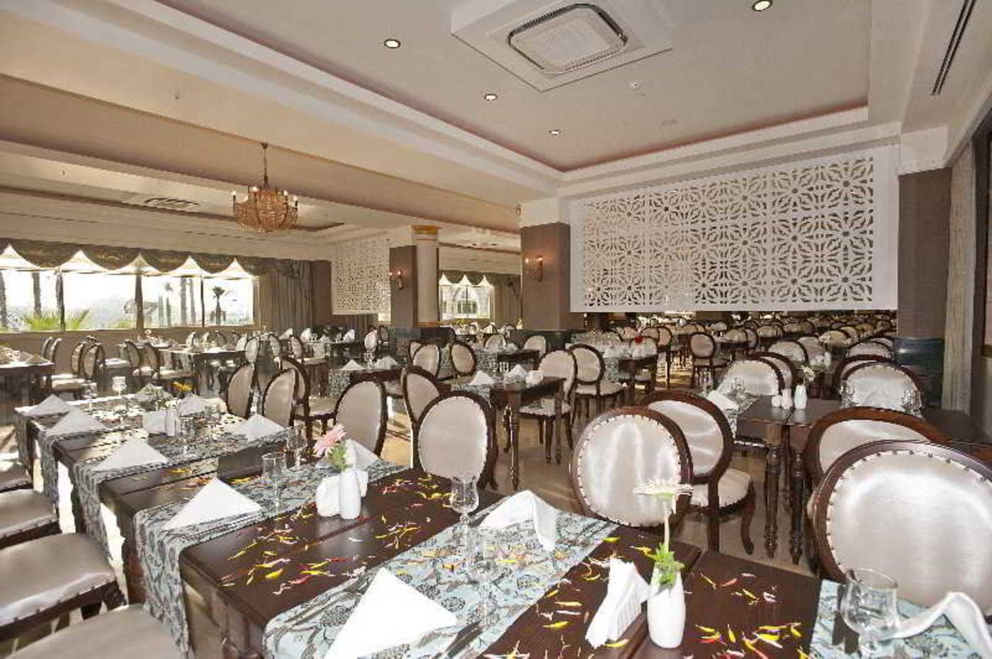 Crystal-Sunset-Luxury-Resort-and-Spa-Restaurant-43