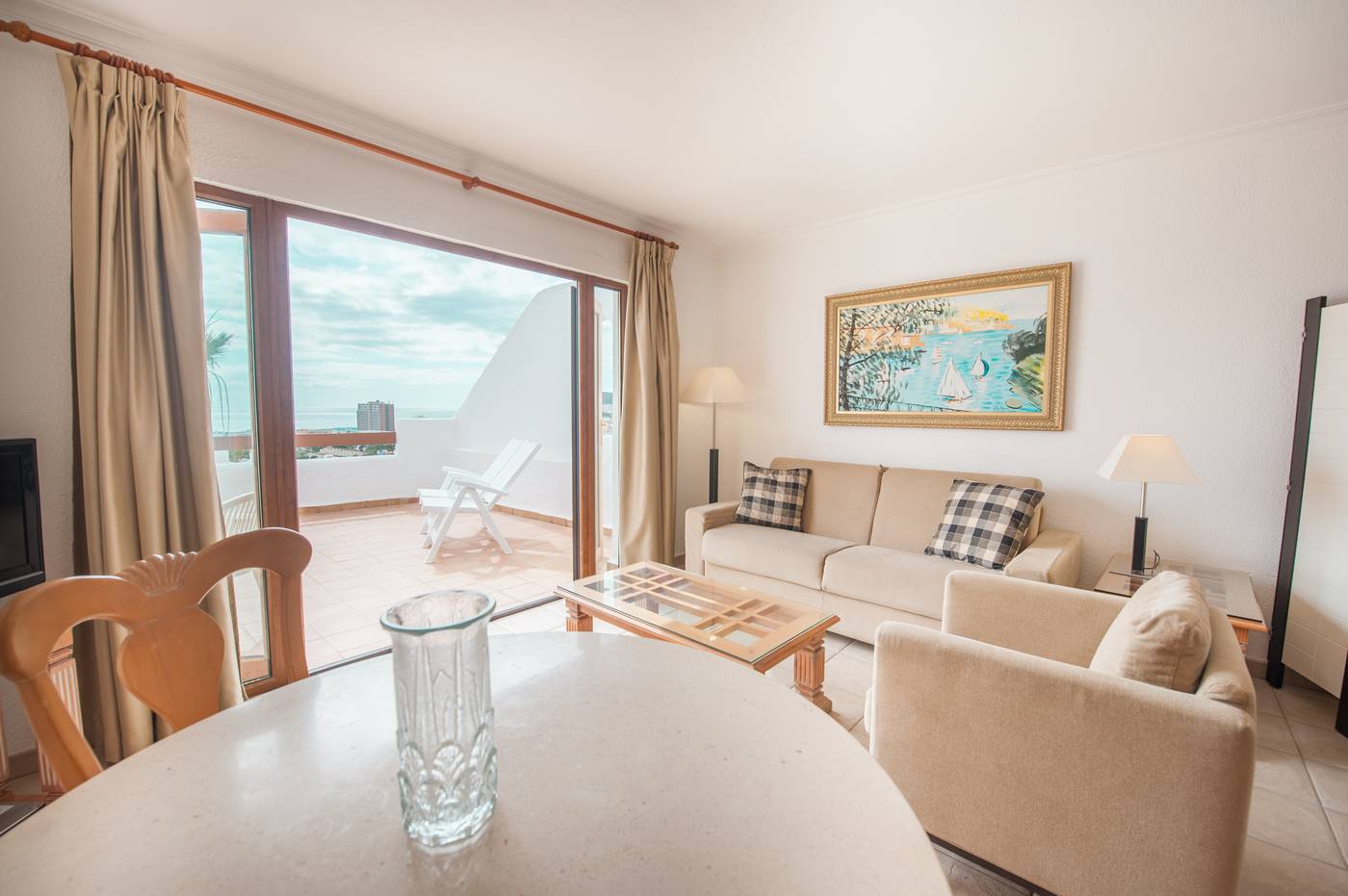 ONA-Beverly-Hills-Room-13