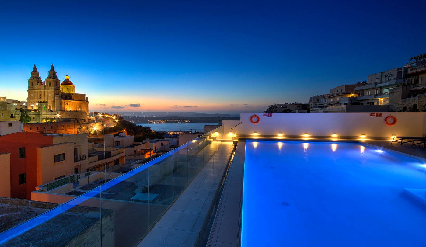 Pergola-Hotel---Spa-Pool-3