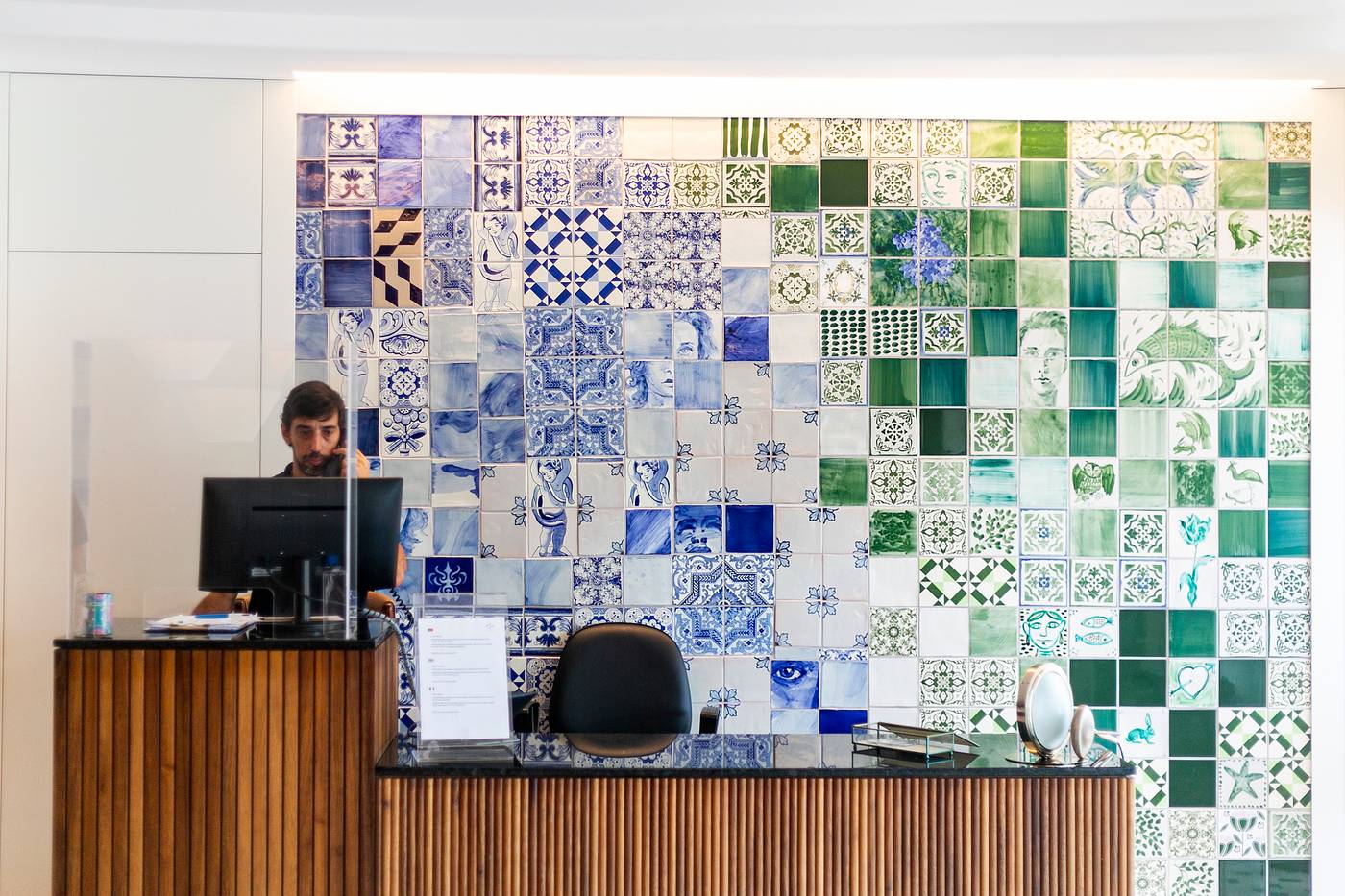 Ponta-Delgada-Lobby-36