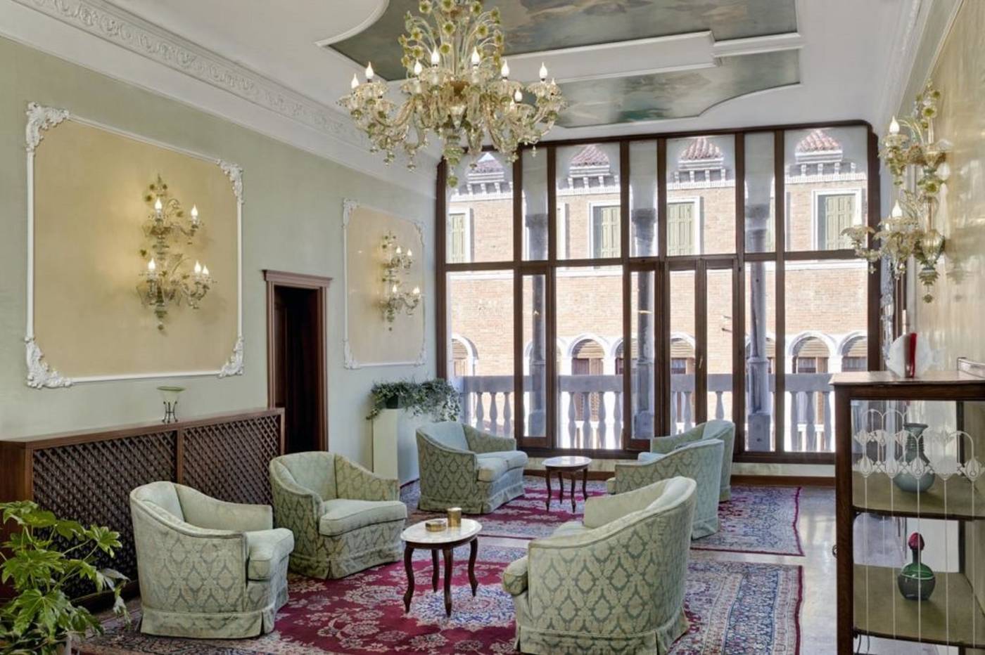 Hotel-Pausania-Lobby-5