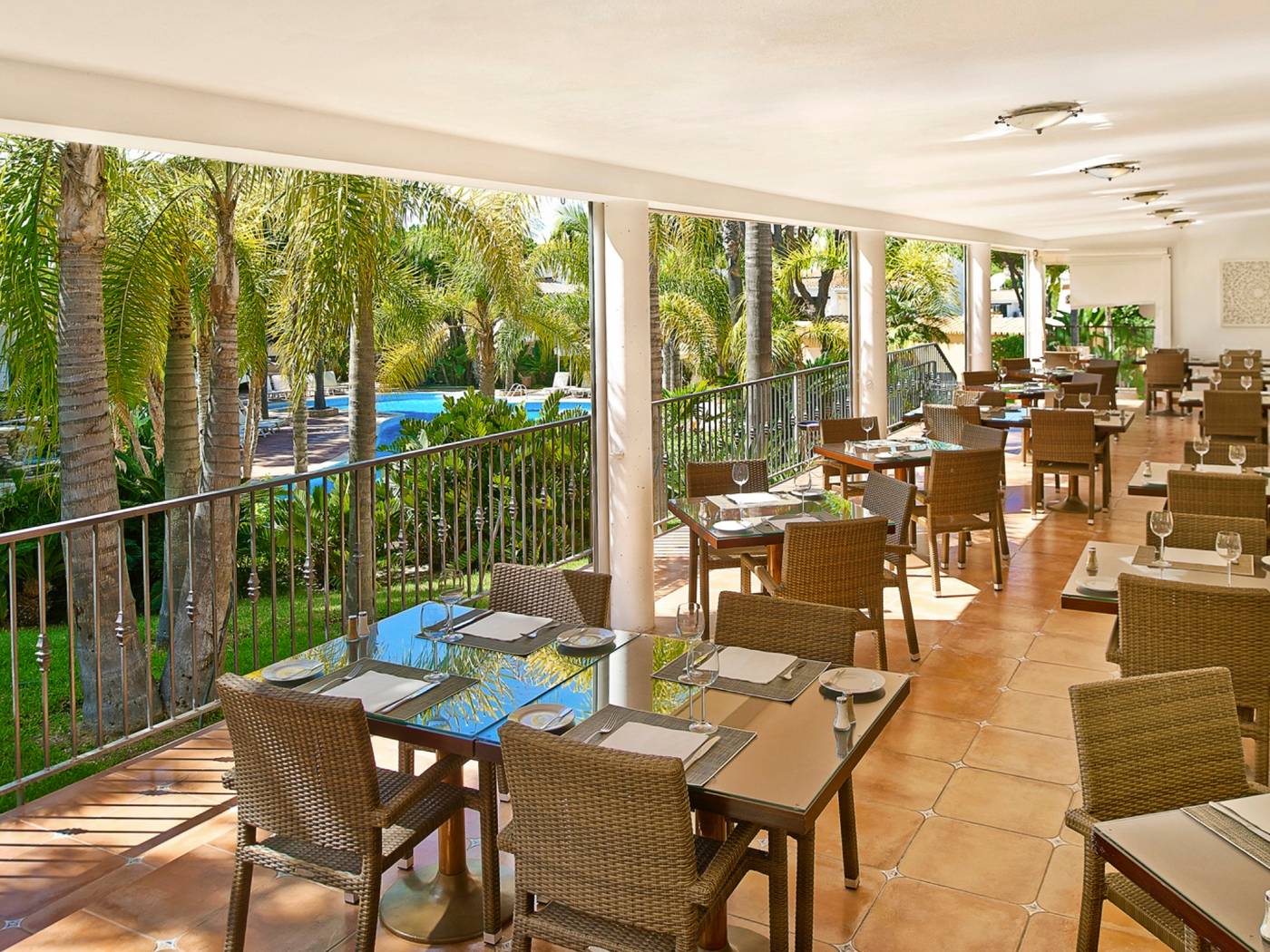 Ria-Park-Garden-Restaurant-4