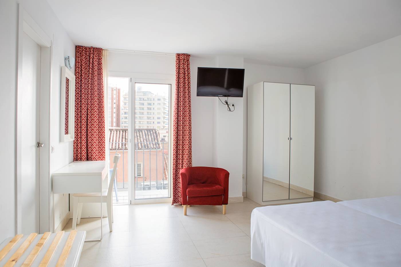 Malaga-Hotel-Eliseos-Room-17