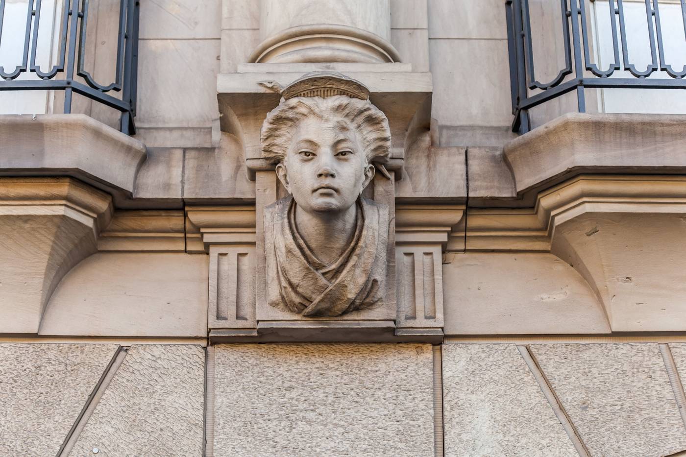 Hotel Monopol - Central Station - Germany - Frankfurt Am Main - General view - 2