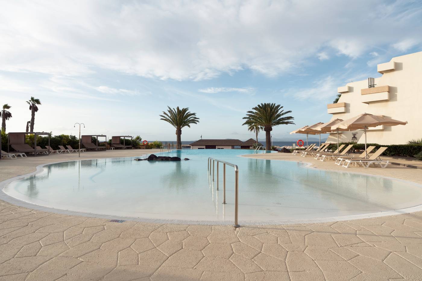 Dreams-Lanzarote-Playa-Dorada-Resort---Spa-Pool-7