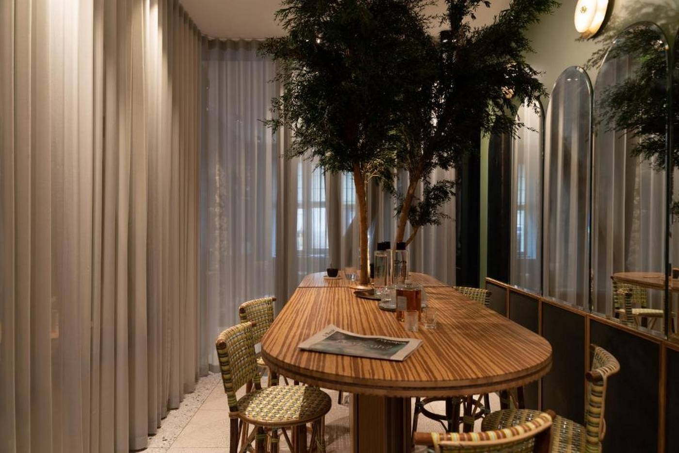 Hotel-Amoi-Paris-Lobby-16