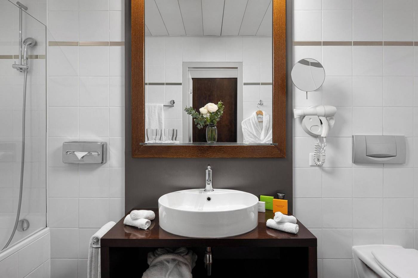 Auteuil-Manotel-Room-37