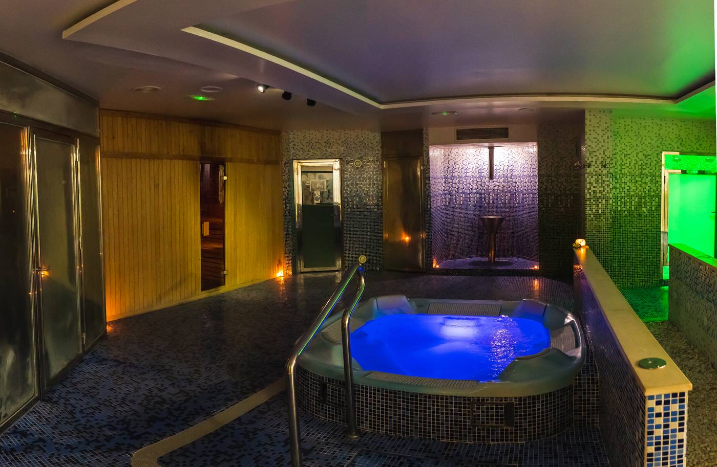 Deloix-Aqua-Center-Hotel-Sports-and-Entertainment-76