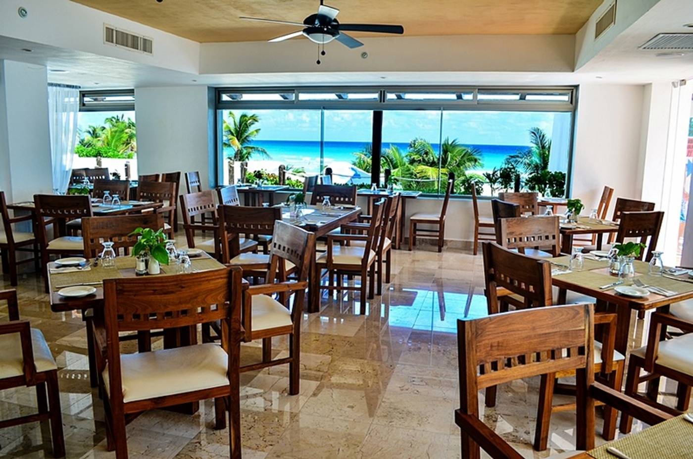 Flamingo Cancun Resort