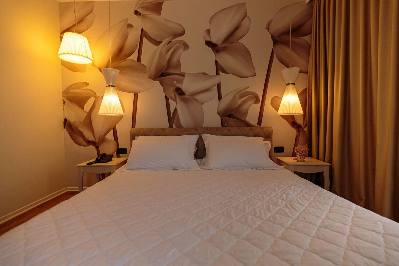 Regina City Hotel-Albania-Vlorë-Room-8