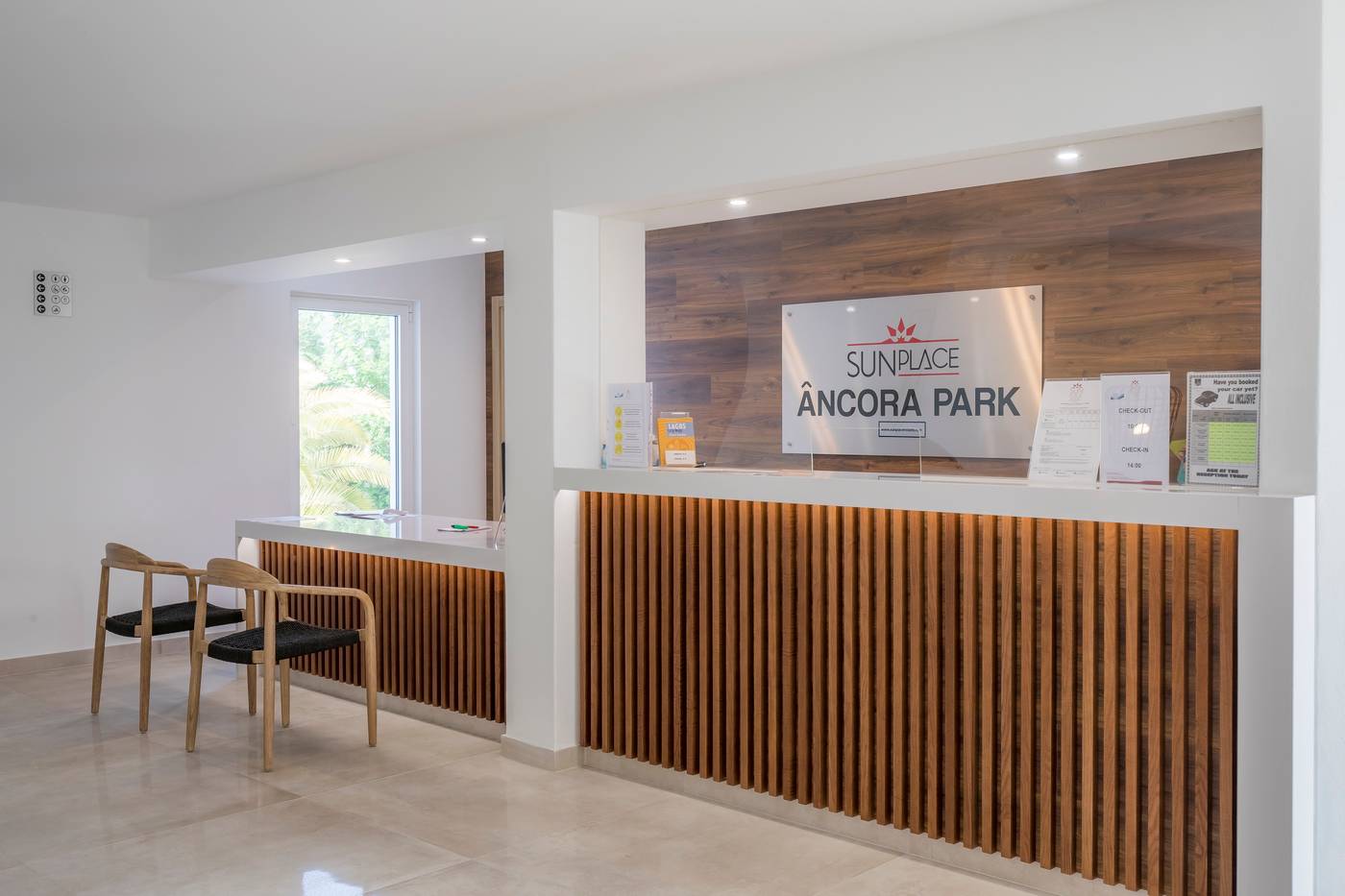 ----ncora-Park-Lobby-68