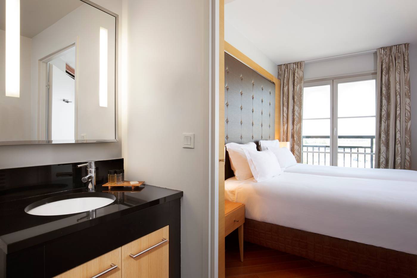 Relais-Spa-Chessy-Room-5