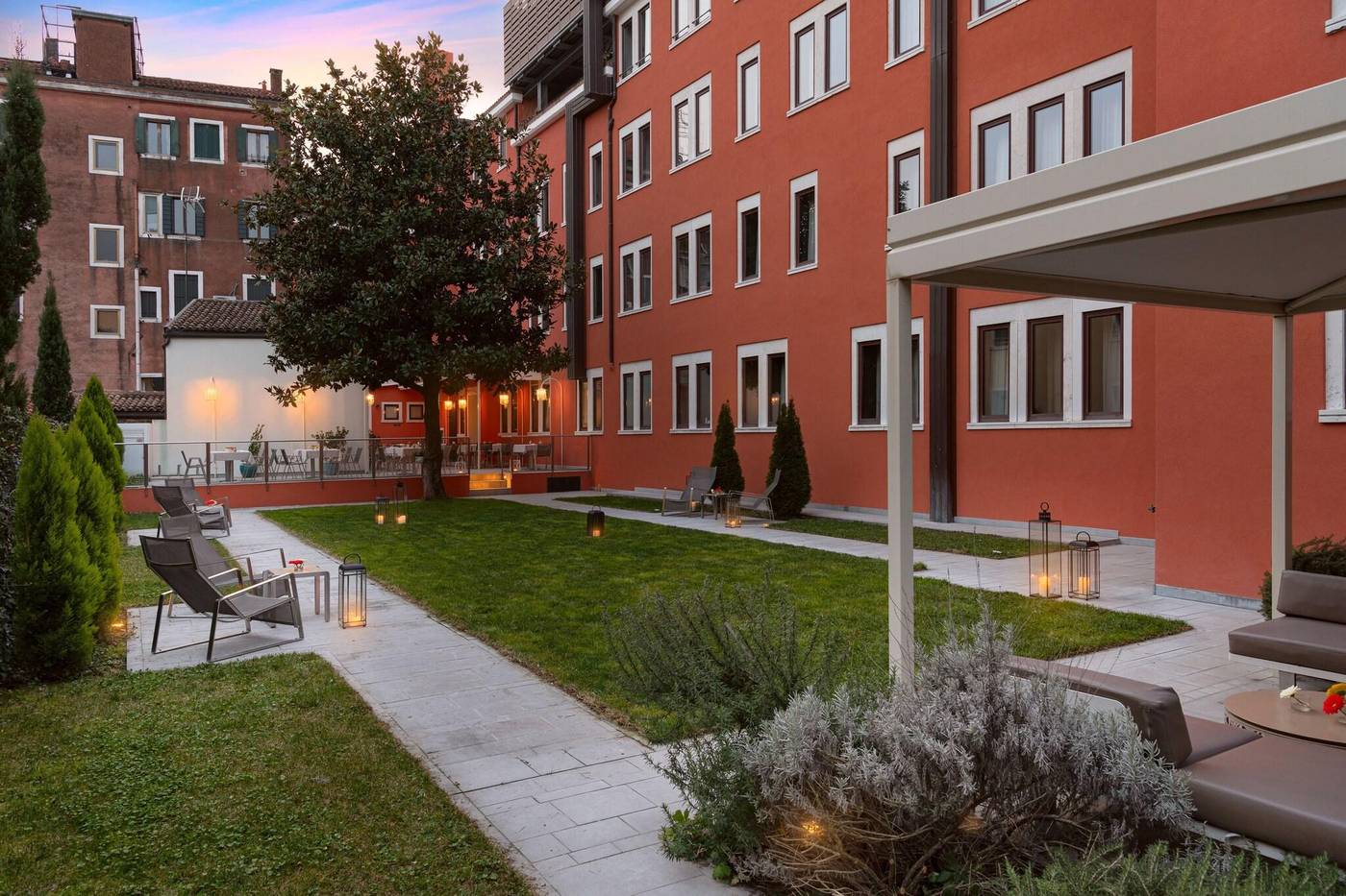 Carnival-Palace-Terrace-75