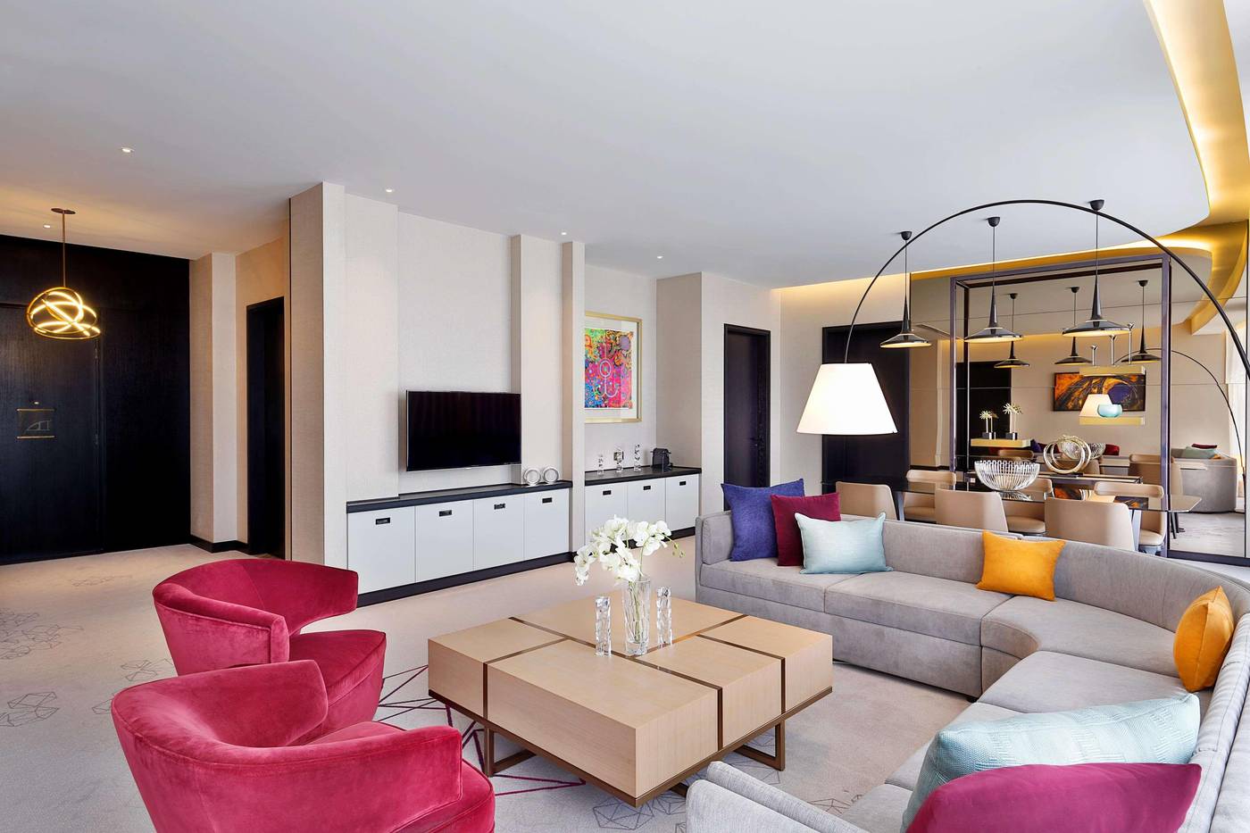 AlRayyan-Hotel-Doha--Curio-Collection-by-Hilton-Room-12