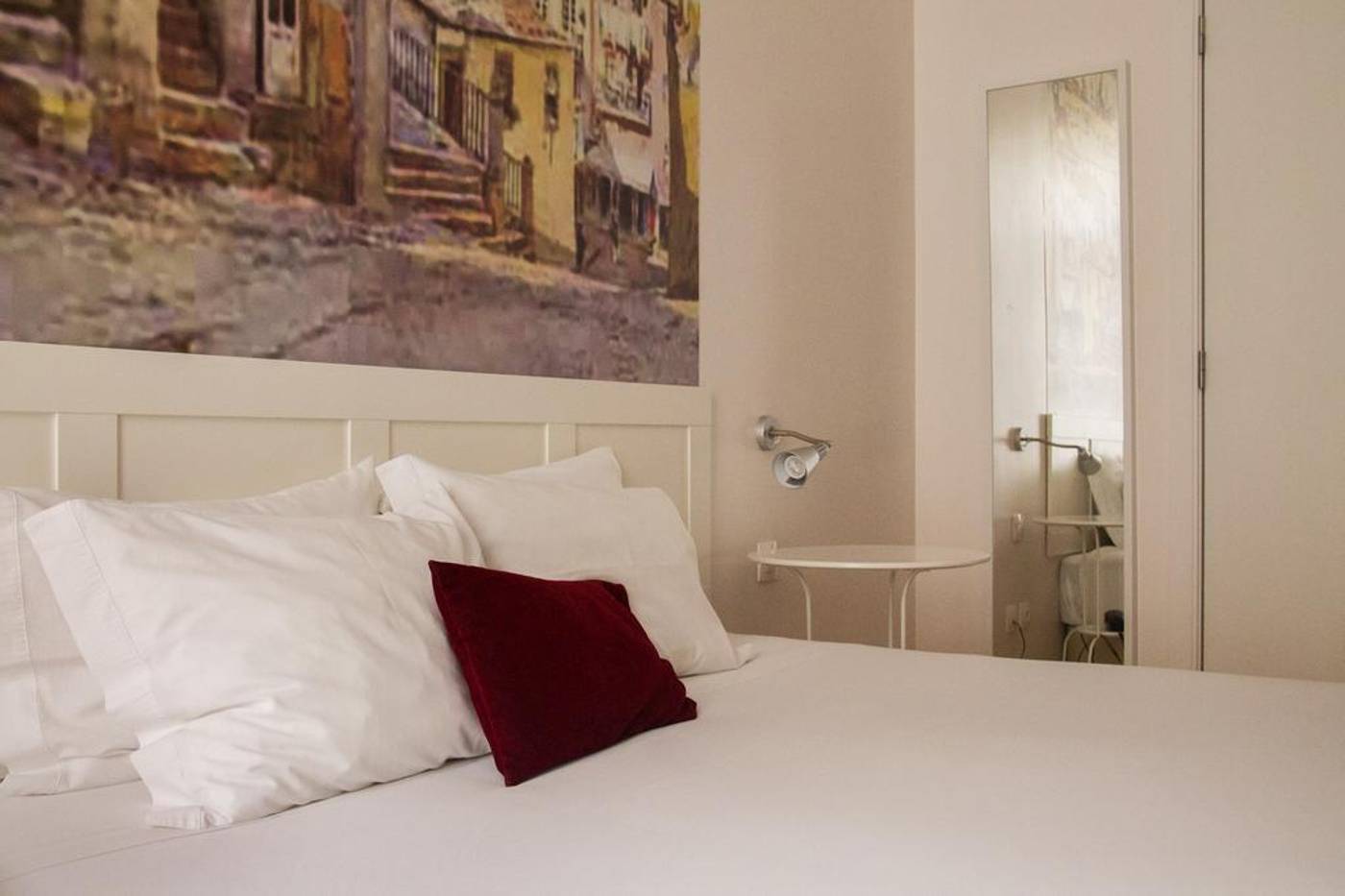 Lisbon-Arsenal-Suites-Room-5