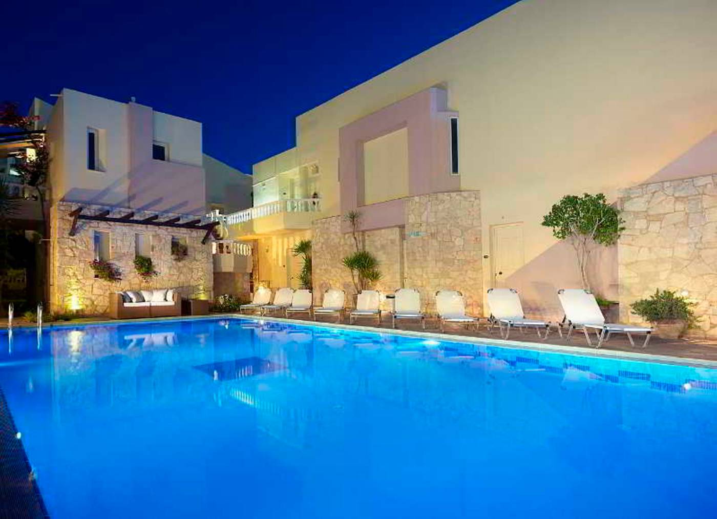 Elotis-Suites-Pool-4