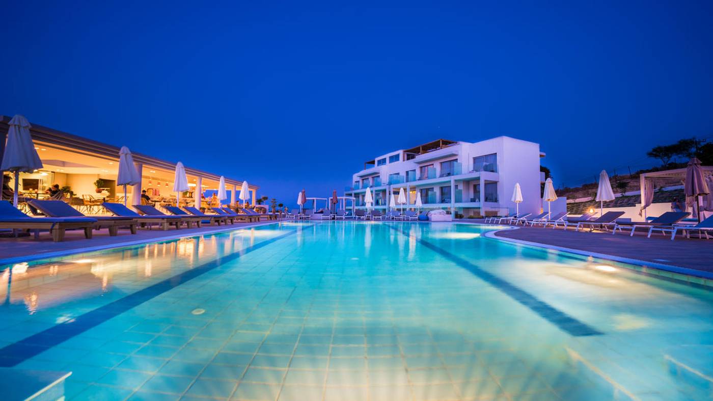 Harmony Crest Resort - Adults Only