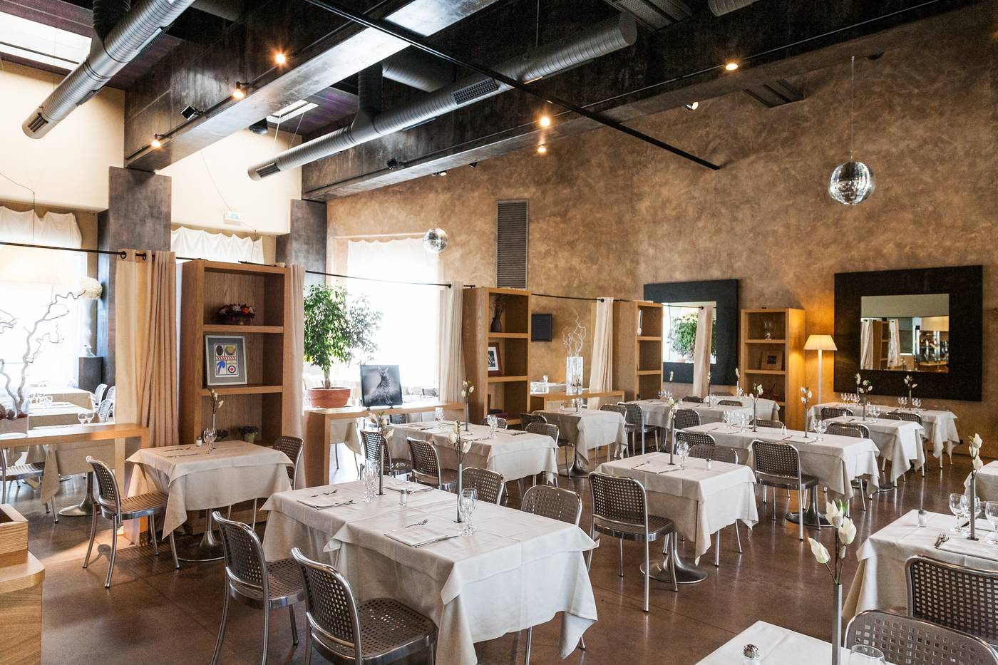 Cosmo-Hotel-Palace-Restaurant-19