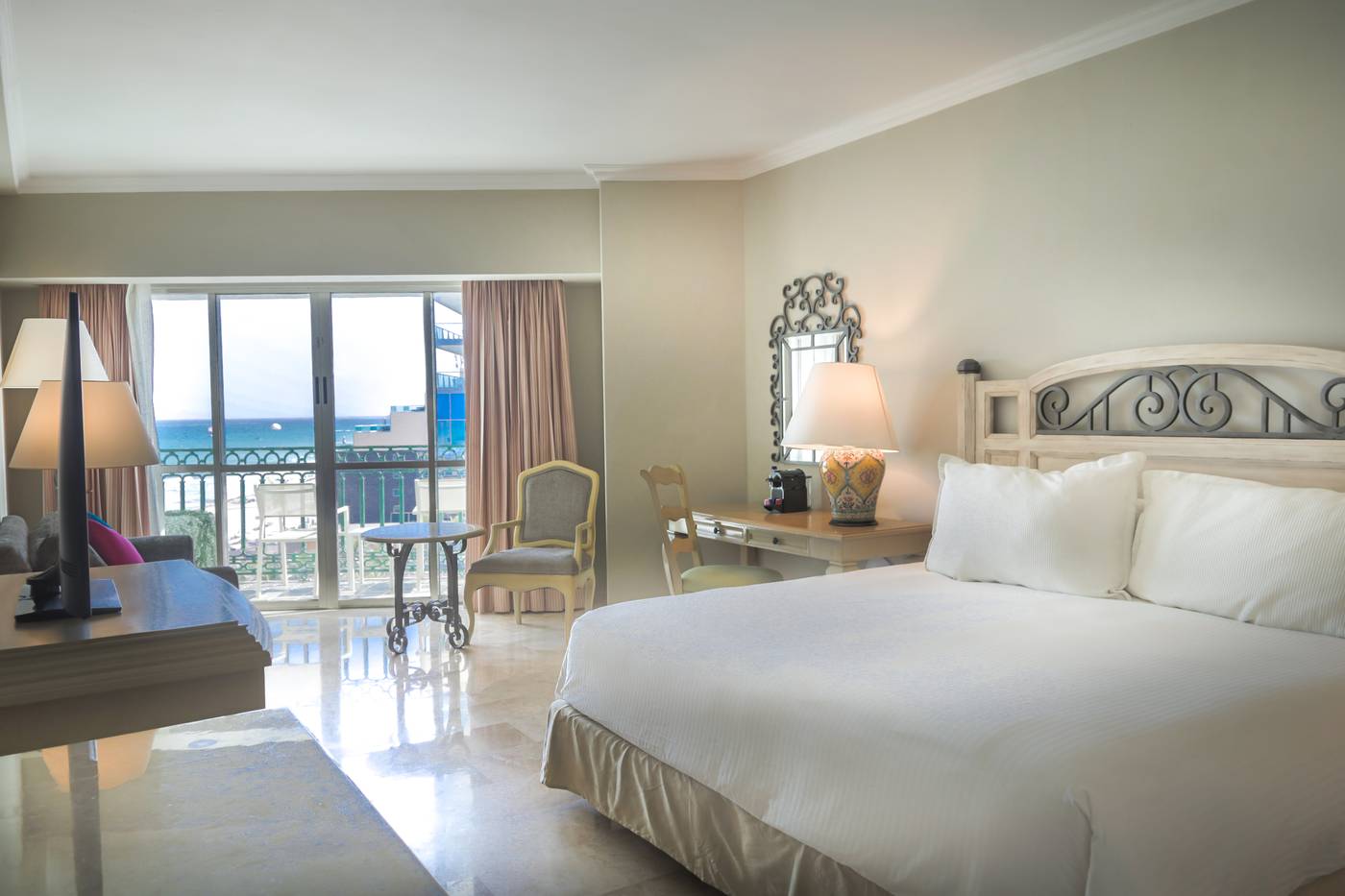 Sandos-Cancun-Lifestyle-Resort---Adults-Recommended-Room-13