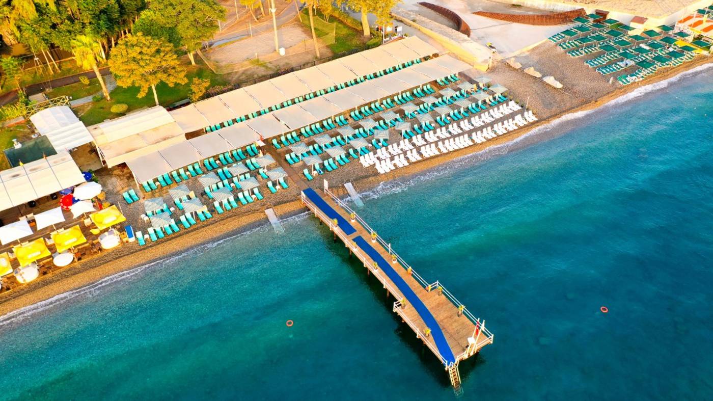 Crystal-Deluxe-Resort---Spa-Beach-58