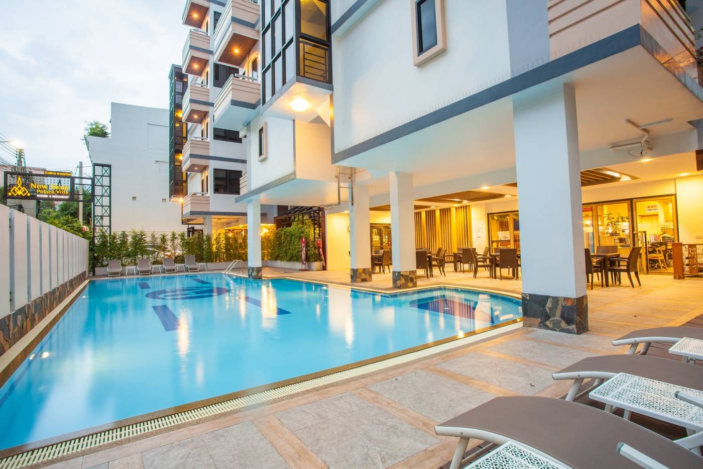 New-Siam-Palace-Ville-Hotel-Pool-3
